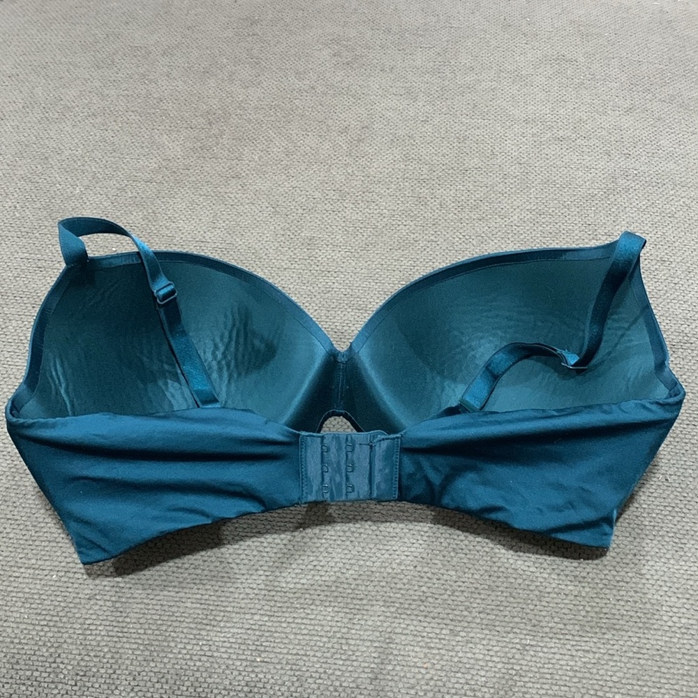 Victoria’s Secret bra size 38DD - Picture 2 of 3